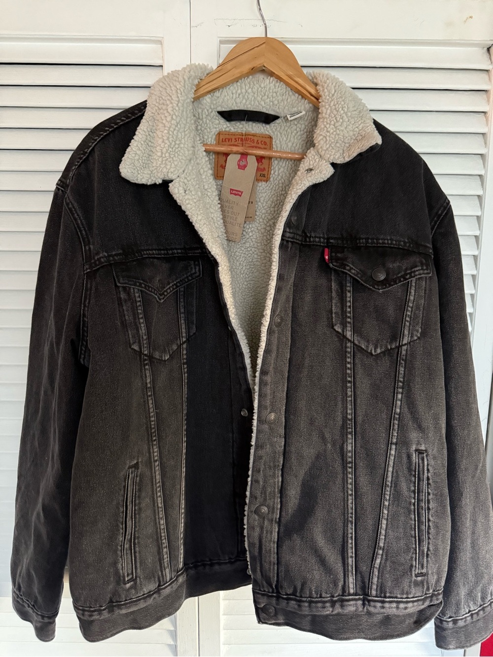 Levi's Black Denim Sherpa-Lined Trucker Jacket with Cream Lining